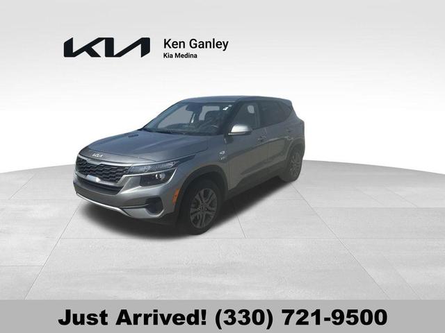 Photo of 2023 Steel Gray Kia Seltos