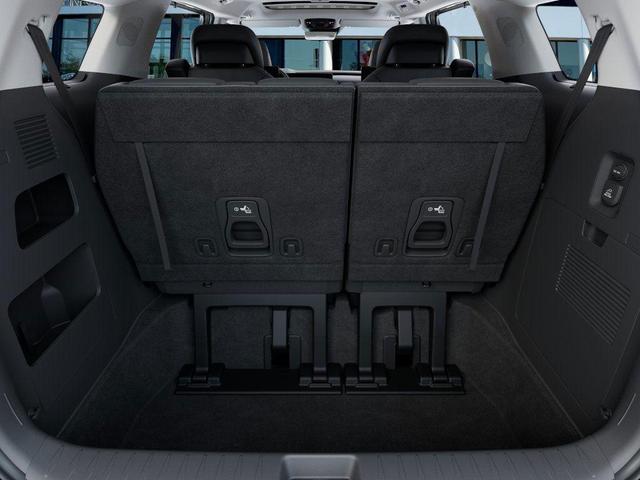 Photo of 2025 Ivory Silver Kia Carnival Hybrid