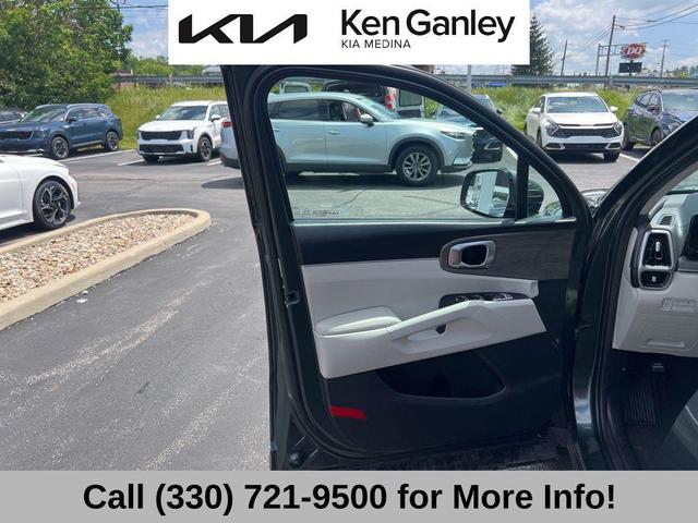 Photo of 2023 Aruba Green Kia Sorento