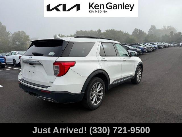 Photo of 2020 Oxford White Ford Explorer