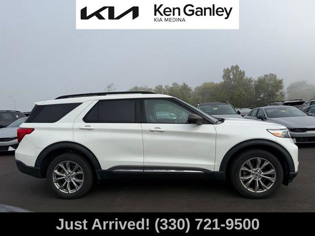 Photo of 2020 Oxford White Ford Explorer