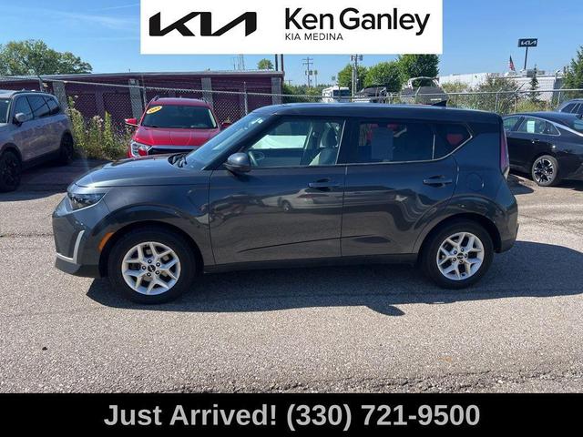 Photo of 2023 Gravity Gray Kia Soul