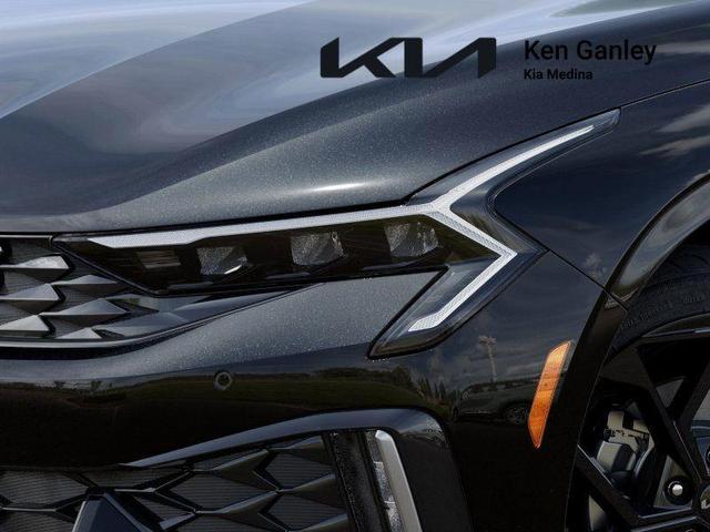 Photo of 2026 AURORABLACKPEAR Kia K5