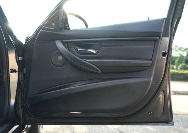 Photo of 2015 Mineral Gray Metallic BMW M3