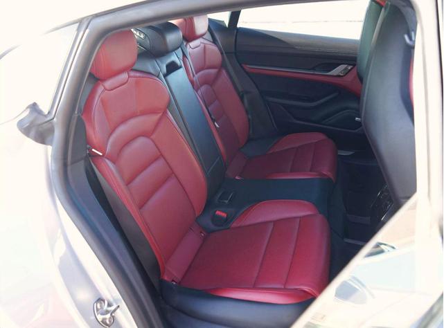 Photo of 2020 Dolomite Silver Metallic Porsche Taycan