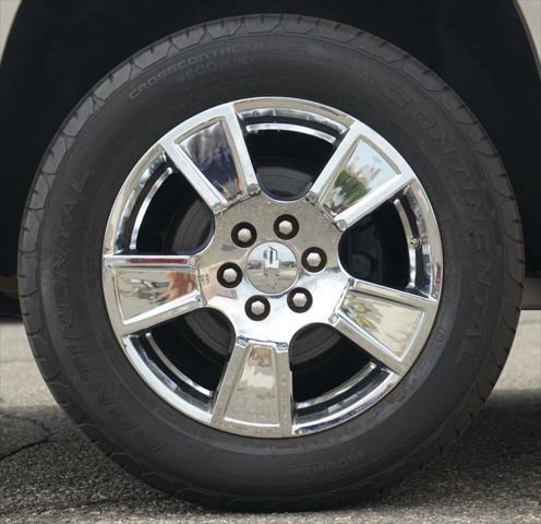 Photo of 2015 Tan Chevrolet Suburban