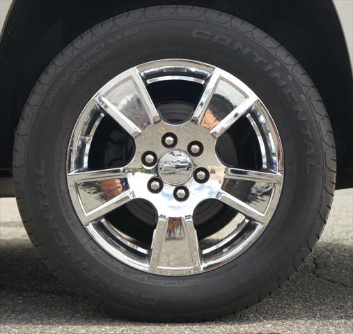 Photo of 2015 Tan Chevrolet Suburban