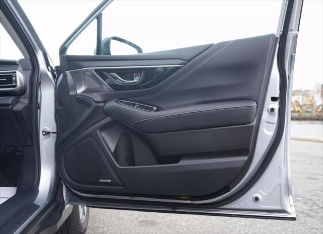 Photo of 2023 Ice Silver Metallic Subaru Outback