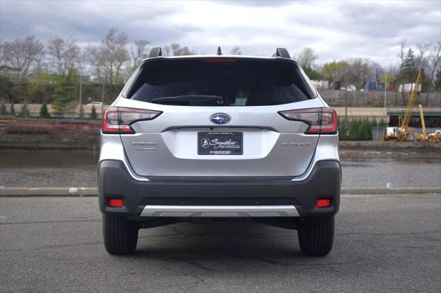 Photo of 2023 Ice Silver Metallic Subaru Outback