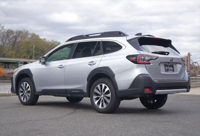 Photo of 2023 Ice Silver Metallic Subaru Outback