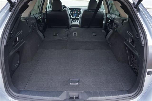 Photo of 2023 Ice Silver Metallic Subaru Outback