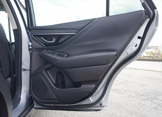Photo of 2023 Ice Silver Metallic Subaru Outback