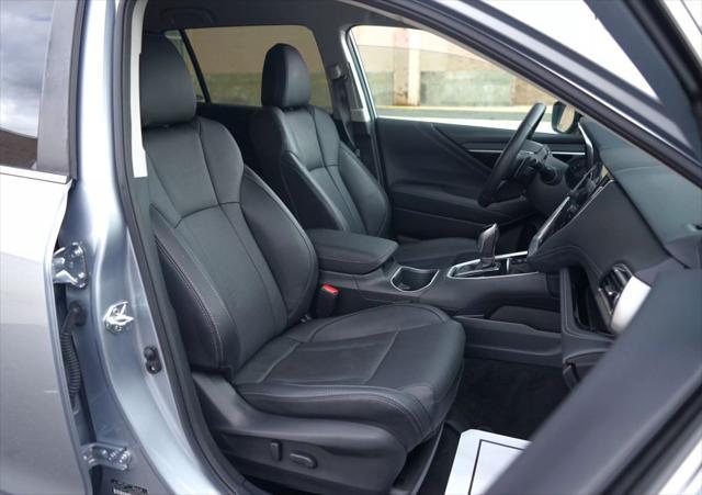 Photo of 2023 Ice Silver Metallic Subaru Outback