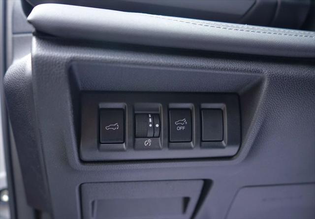 Photo of 2023 Ice Silver Metallic Subaru Outback
