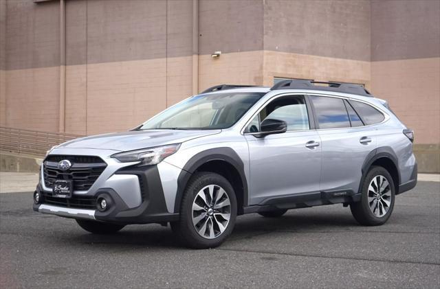 Photo of 2023 Ice Silver Metallic Subaru Outback