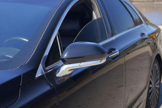 Photo of 2017 Black Lincoln MKZ