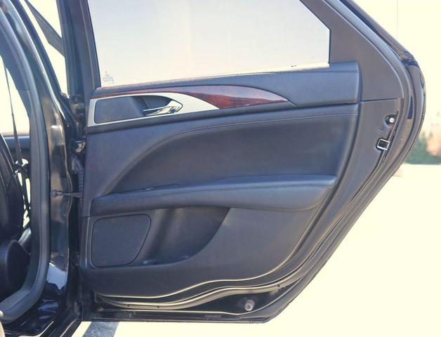 Photo of 2017 Black Lincoln MKZ