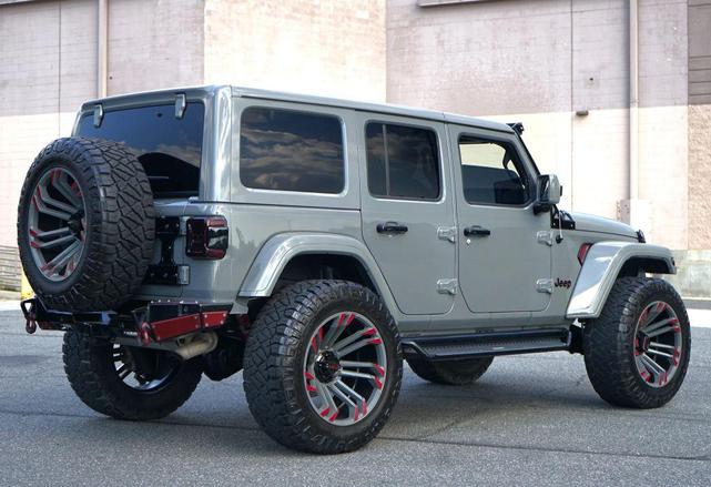 Photo of 2019 Gray Jeep Wrangler Unlimited