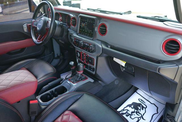 Photo of 2019 Gray Jeep Wrangler Unlimited