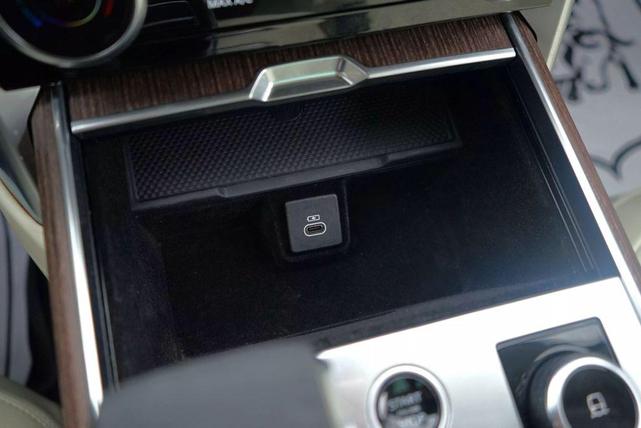 Photo of 2023 Gold Land Rover Range Rover