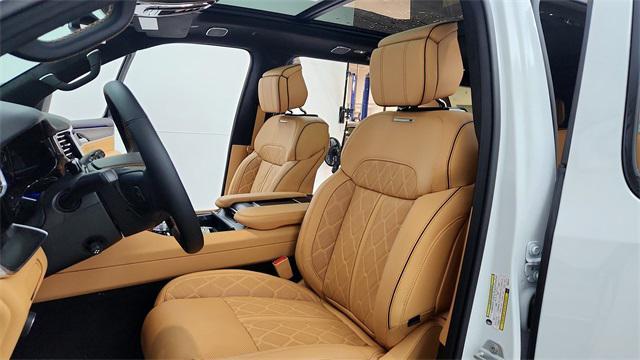 Photo of 2025 Bright White Clearcoat Jeep Grand Wagoneer
