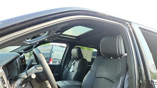 Photo of 2025 Diamond Black Crystal Pearlcoat RAM 3500
