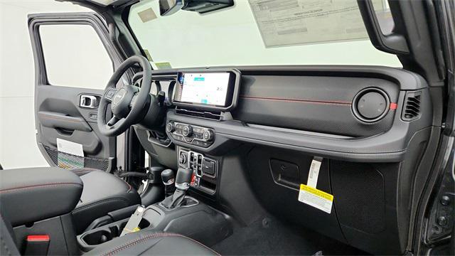 Photo of 2025 Granite Crystal Metallic Clearcoat Jeep Wrangler