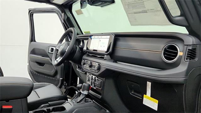 Photo of 2025 Black Clearcoat Jeep Wrangler