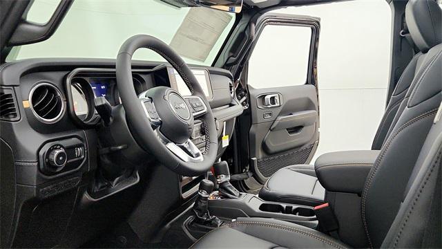 Photo of 2025 Black Clearcoat Jeep Wrangler