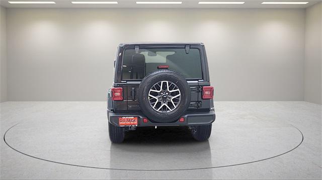 Photo of 2025 Black Clearcoat Jeep Wrangler