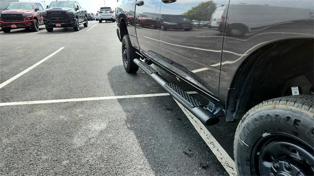 Photo of 2025 Granite Crystal Metallic Clearcoat RAM 2500