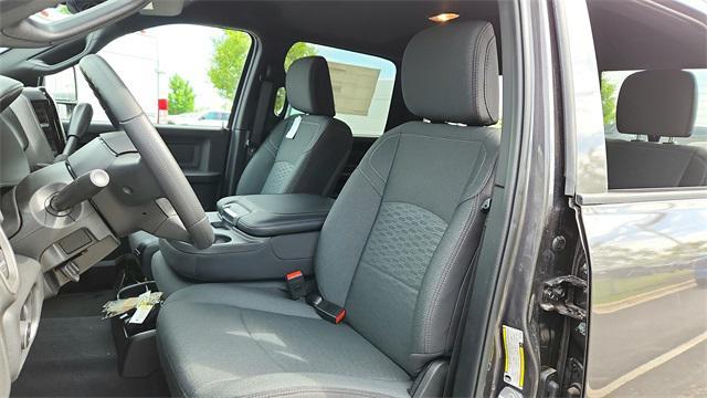 Photo of 2025 Granite Crystal Metallic Clearcoat RAM 2500