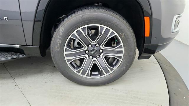 Photo of 2025 Baltic Gray Metallic Clearcoat Jeep Wagoneer