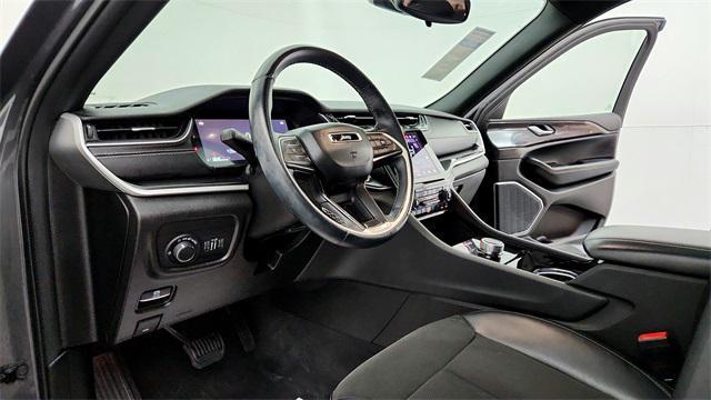 Photo of 2022 Baltic Gray Metallic Clearcoat Jeep Grand Cherokee L