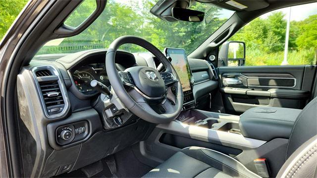 Photo of 2025 Granite Crystal Metallic Clearcoat RAM 2500
