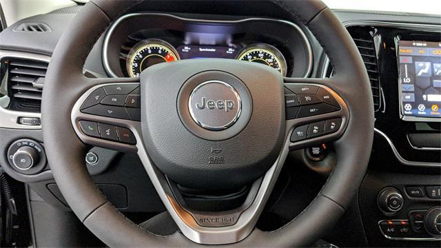 Photo of 2022 Diamond Black Crystal Pearlcoat Jeep Cherokee