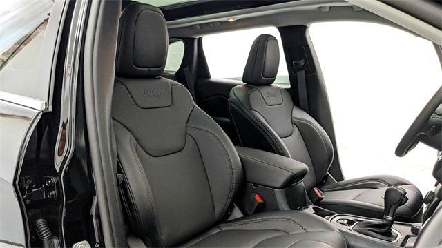 Photo of 2022 Diamond Black Crystal Pearlcoat Jeep Cherokee