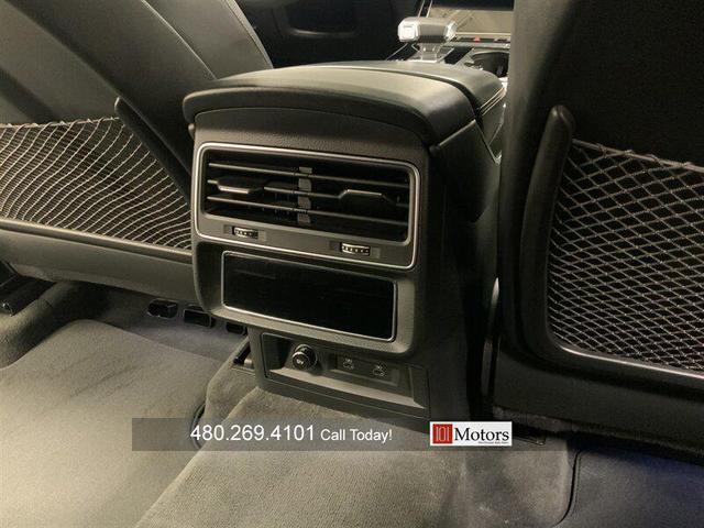 Photo of 2022 Florett Silver Metallic Audi RS Q8