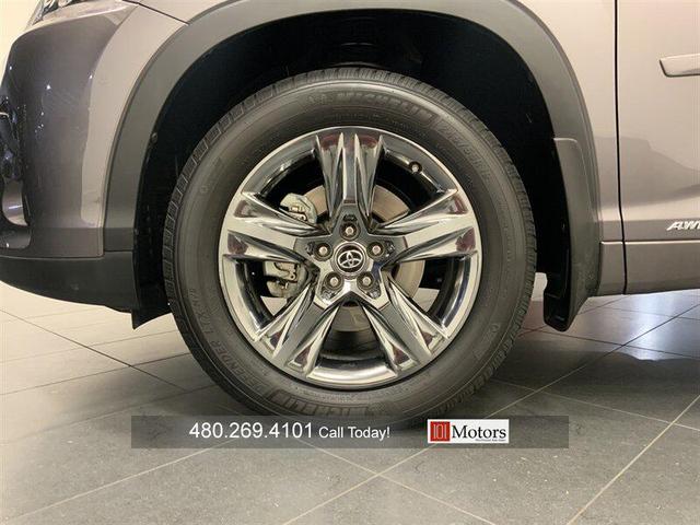 Photo of 2019 Predawn Gray Mica Toyota Highlander Hybrid