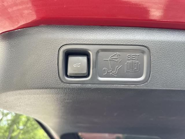 Photo of 2022 RAPID RED MET TINTED CC Ford Expedition Max