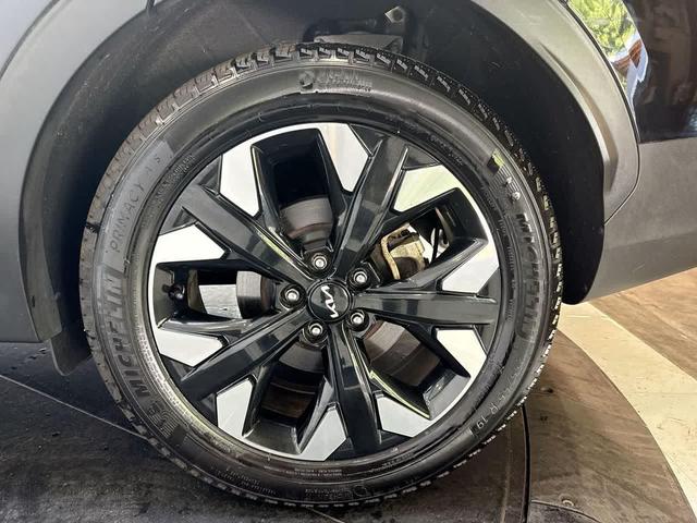 Photo of 2023 Ebony Black Kia Sportage