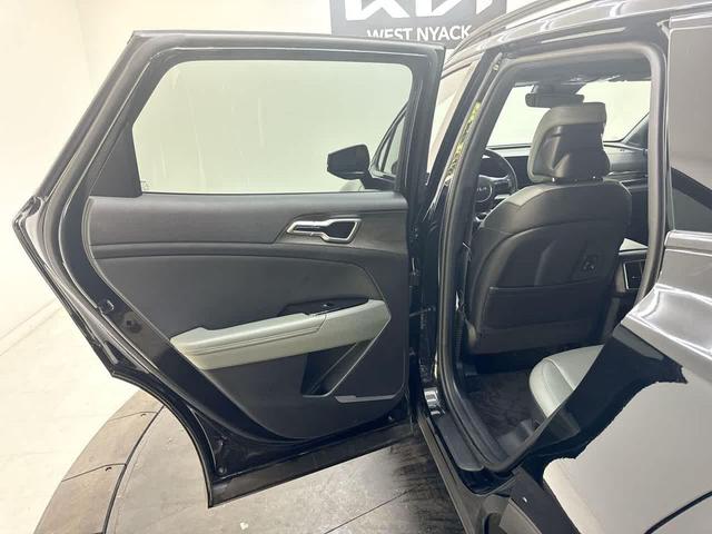 Photo of 2023 Ebony Black Kia Sportage