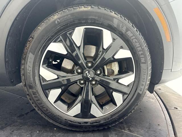 Photo of 2023 Ebony Black Kia Sportage