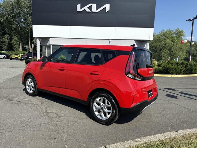 Photo of 2023 Inferno Red Kia Soul