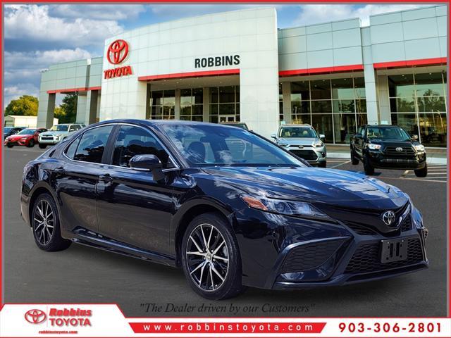 Photo of 2022 Midnight Black Toyota Camry