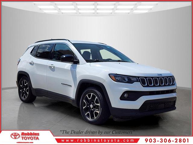 Photo of 2022 Bright White Clearcoat Jeep Compass