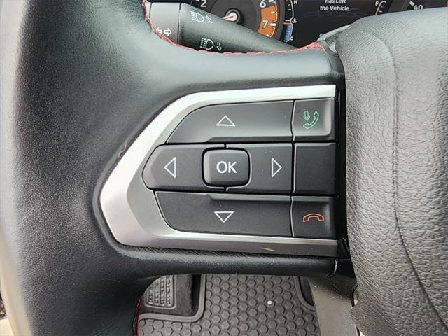 Photo of 2022 Diamond Black Crystal Pearlcoat Jeep Compass