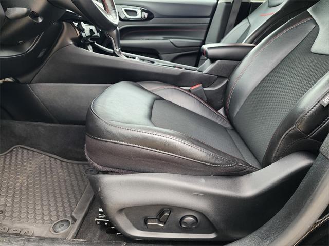 Photo of 2022 Diamond Black Crystal Pearlcoat Jeep Compass
