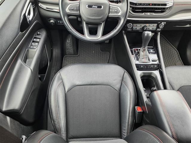 Photo of 2022 Diamond Black Crystal Pearlcoat Jeep Compass