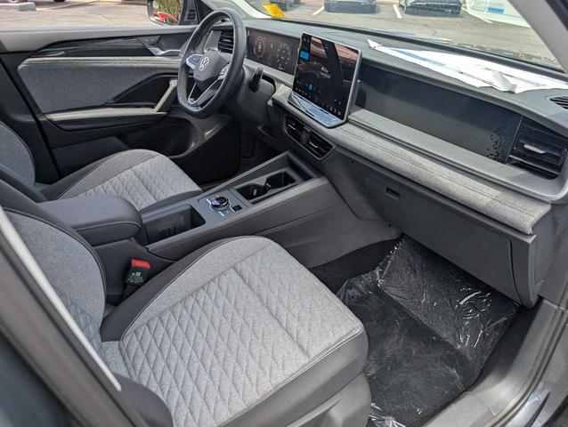 Photo of 2025 Platinum Gray Metallic Volkswagen Tiguan